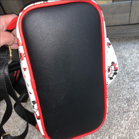 Mickey & Minnie In Love Valentines LF - Picture 7 of 7